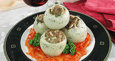 Лук, фаршированный мясом 